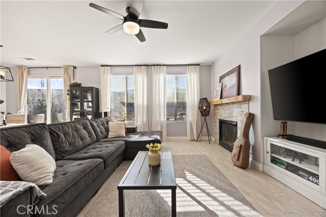 Detail Gallery Image 6 of 50 For 15592 Red Oak, Victorville,  CA 92394 - 3 Beds | 2 Baths