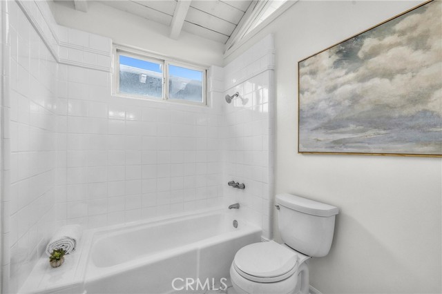 628 29th Street, Manhattan Beach CA: https://media.crmls.org/medias/dcf5e6d1-5e52-4d2d-ba63-d9794c51f176.jpg