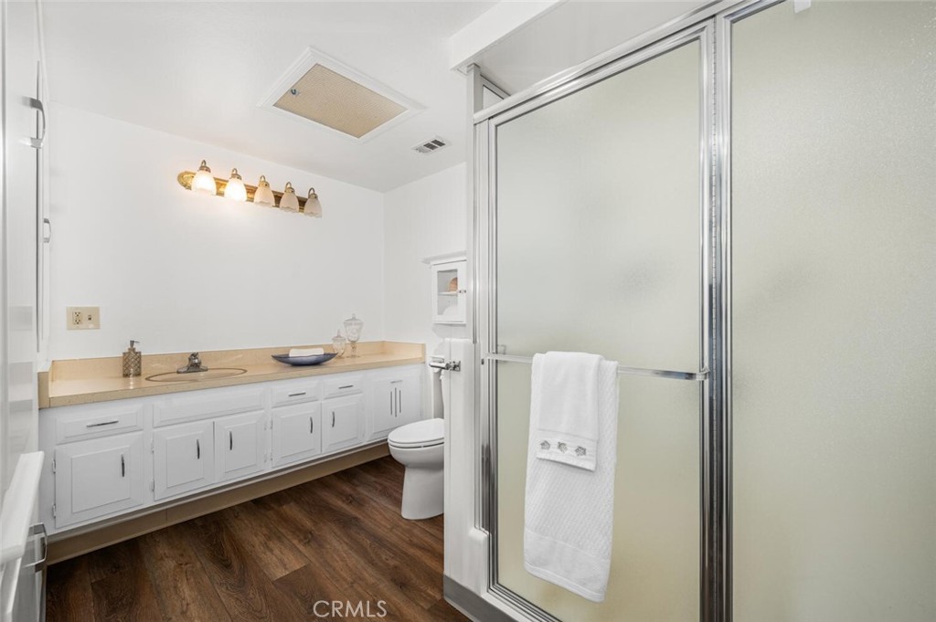 https://media.crmls.org/medias/dcf6885c-2ea0-4247-98cd-cf4cadc815be.jpg?preset=X-Large