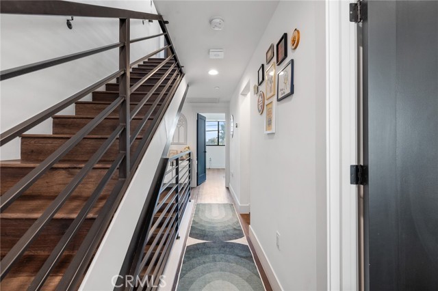 Detail Gallery Image 25 of 45 For 11324 W Raitt Ln, North Hollywood,  CA 91606 - 3 Beds | 4 Baths