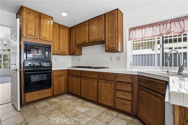 Detail Gallery Image 16 of 42 For 31007 Shaba Cir, Temecula,  CA 92592 - 3 Beds | 2 Baths