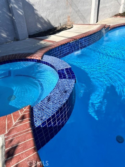 Detail Gallery Image 27 of 29 For 1925 N Screenland Dr, Burbank,  CA 91505 - 3 Beds | 2 Baths