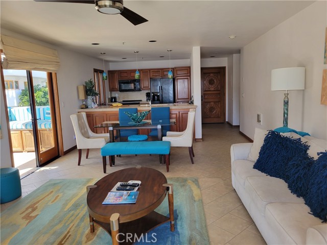 68 Playa Azul, Avalon CA: https://media.crmls.org/medias/dcf8a6a7-b3f5-477f-928b-8f78a979e882.jpg