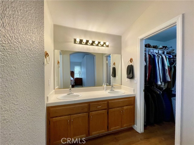 Detail Gallery Image 18 of 21 For 443 S Park, Kerman,  CA 93630 - 4 Beds | 2 Baths