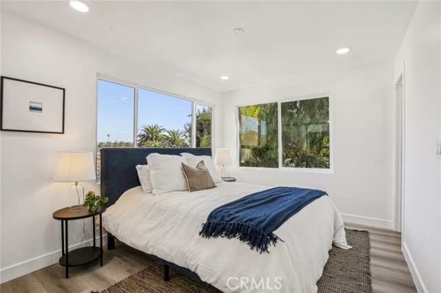 811 W Oliver Street, San Pedro CA: https://media.crmls.org/medias/dcf8c757-43c8-433b-b348-631fa09985e5.jpg