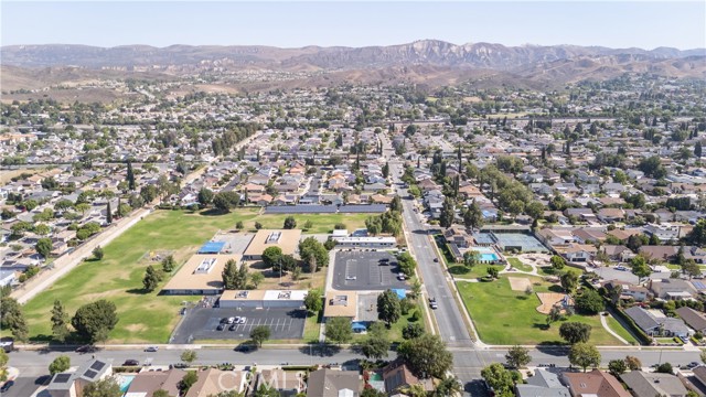 2217 E Brower Street, Simi Valley CA: https://media.crmls.org/medias/dcf91544-2c40-4099-a996-3fc19c205a08.jpg
