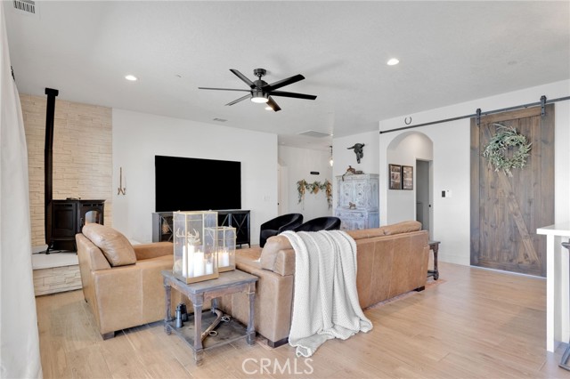 Detail Gallery Image 22 of 71 For 8357 Macron, Oak Hills,  CA 92344 - 4 Beds | 3 Baths