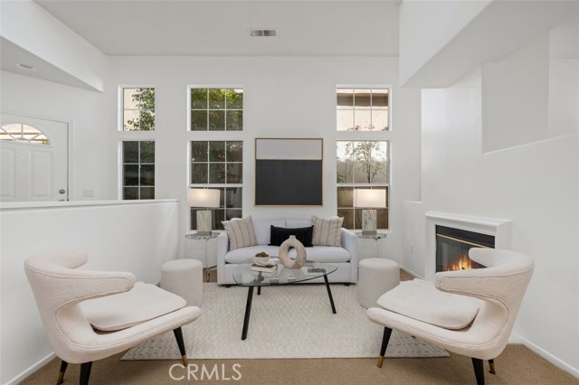 Detail Gallery Image 2 of 36 For 3015 E Avenida De Los Arboles, Thousand Oaks,  CA 91362 - 3 Beds | 2/1 Baths