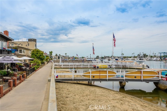 320 1/2 Coral Avenue, Newport Beach CA: https://media.crmls.org/medias/dcf9d258-a845-419f-add9-04384dbb39ed.jpg