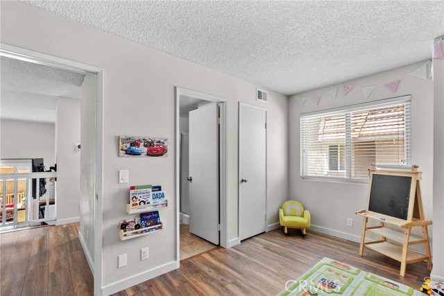 17910 River Circle, Canyon Country CA: https://media.crmls.org/medias/dcfbbd47-3149-452e-8fd1-e13581e45468.jpg