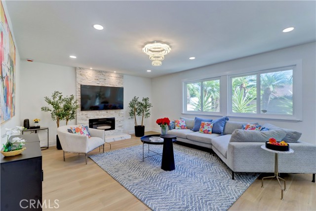 11428 Snowdrop Avenue, Fountain Valley CA: https://media.crmls.org/medias/dcfc2420-82bf-4ecd-9aba-a98e21dc3942.jpg