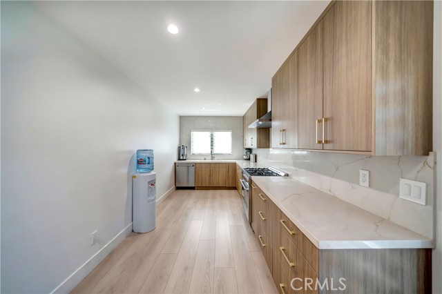 Detail Gallery Image 32 of 72 For 5355 Aldea Ave, Encino,  CA 91316 - 5 Beds | 5/1 Baths