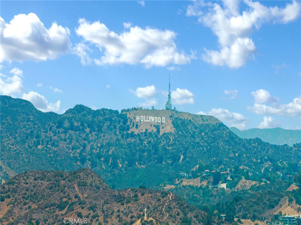 https://media.crmls.org/medias/dcfc6618-847b-4ae6-b596-f21bc1eb131f.jpg?preset=X-Large