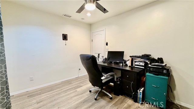 Detail Gallery Image 21 of 40 For 421 S 5th, La Puente,  CA 91746 - 4 Beds | 3 Baths