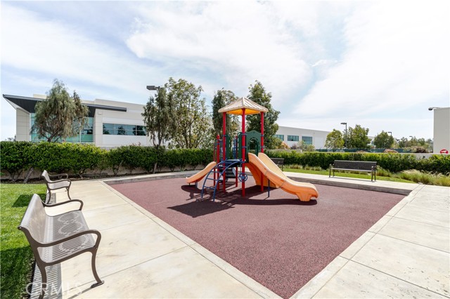Detail Gallery Image 41 of 55 For 12017 Rock Creek Ct, Hawthorne,  CA 90250 - 4 Beds | 2/1 Baths