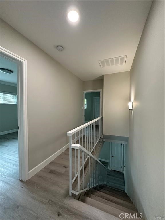 Detail Gallery Image 10 of 20 For 260 Linda Rosa Ave #1,  Pasadena,  CA 91107 - 3 Beds | 3 Baths