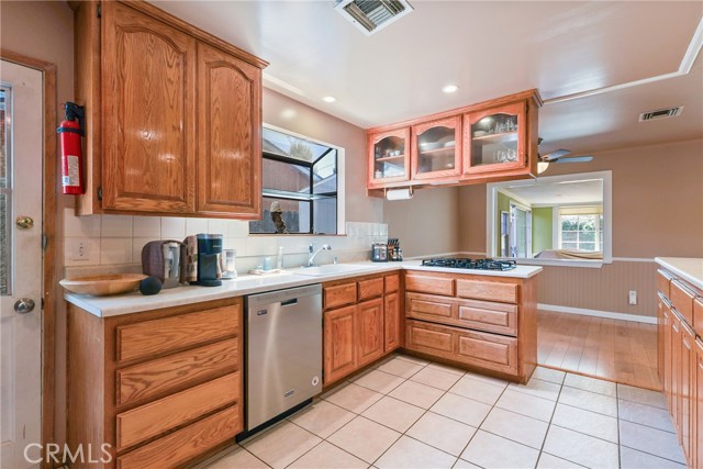 22440 Schoolcraft St., West Hills CA: https://media.crmls.org/medias/dcfe8e64-1dda-45af-92d6-d229c3a50c1d.jpg