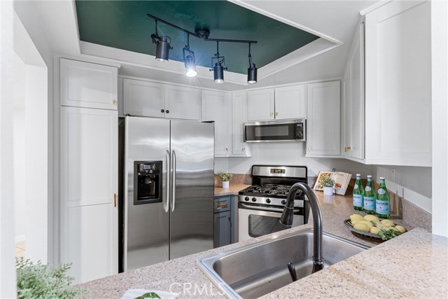 Detail Gallery Image 9 of 25 For 628 Daisy Ave #311,  Long Beach,  CA 90802 - 2 Beds | 2 Baths