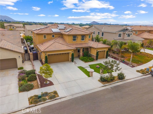 Detail Gallery Image 3 of 74 For 11562 Winnicut Ct, Jurupa Valley,  CA 91752 - 6 Beds | 4/1 Baths