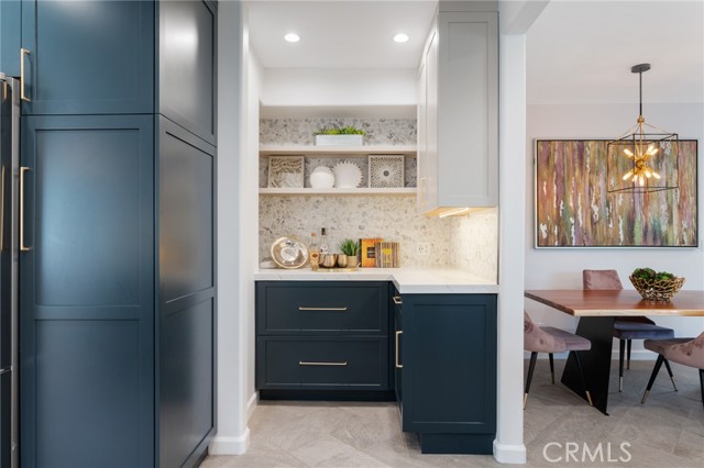 Brilliant use of space in the kitchen.