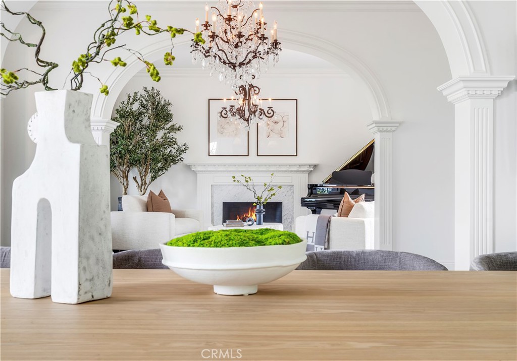 https://media.crmls.org/medias/dd012fba-cd3b-4585-a401-cf67d9a10b71.jpg?preset=X-Large