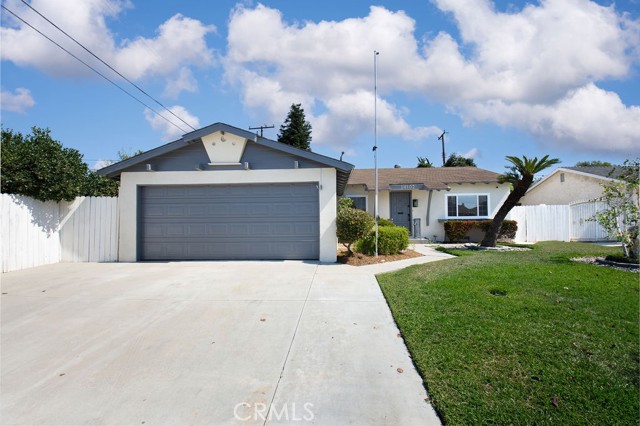 Detail Gallery Image 3 of 23 For 14102 Lake St, Garden Grove,  CA 92843 - 3 Beds | 2 Baths