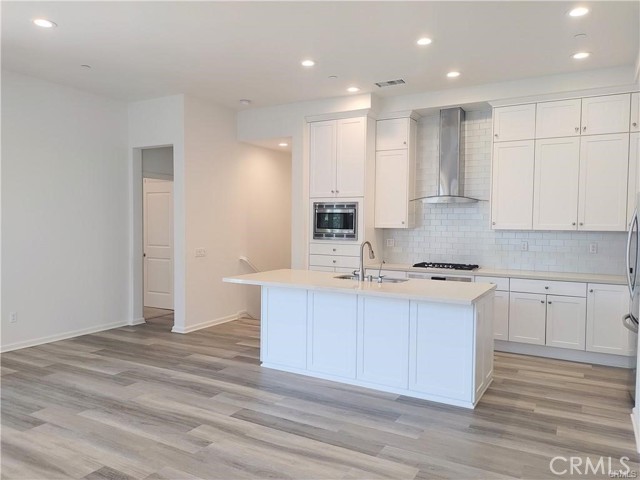 Detail Gallery Image 6 of 12 For 120 Nature Walk, Irvine,  CA 92618 - 2 Beds | 2 Baths