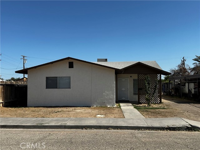 724 E Wisconsin Street, Blythe CA: https://media.crmls.org/medias/dd031c8c-1a98-49da-9271-57dcd89eb002.jpg
