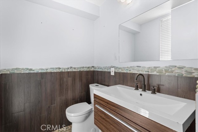 Detail Gallery Image 26 of 38 For 4053 Aladdin Dr, Huntington Beach,  CA 92649 - 3 Beds | 2/1 Baths