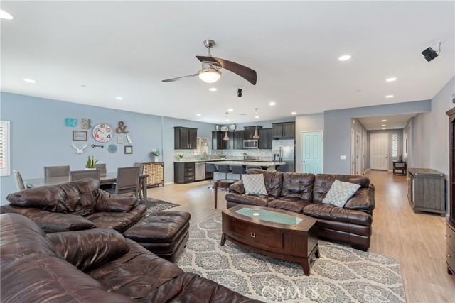 Detail Gallery Image 14 of 42 For 17909 Lapis, San Bernardino,  CA 92407 - 4 Beds | 2 Baths