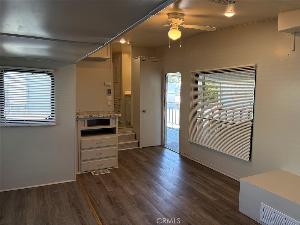 MLS #IV25268096 image #10