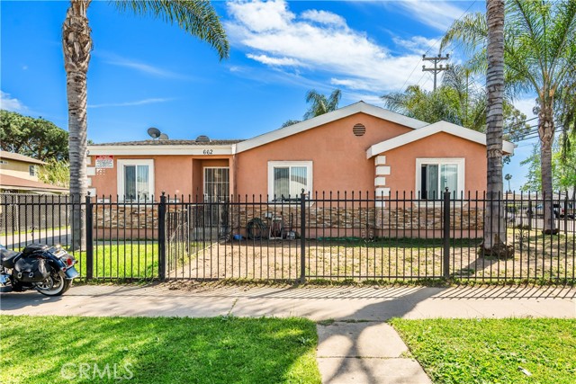 Detail Gallery Image 2 of 10 For 660 W 94th St, Los Angeles,  CA 90044 - – Beds | – Baths