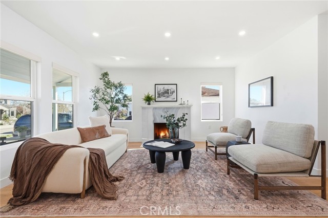 Detail Gallery Image 4 of 35 For 1307 N Avon, Burbank,  CA 91505 - 3 Beds | 2 Baths