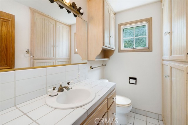 232 29th Street, Manhattan Beach CA: https://media.crmls.org/medias/dd07f052-36df-472e-b6f1-9542e8e011a1.jpg