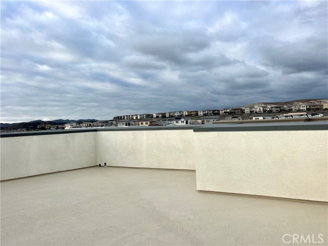 ROOF TOP DECK With Fabulous mountain and Sunset Views!