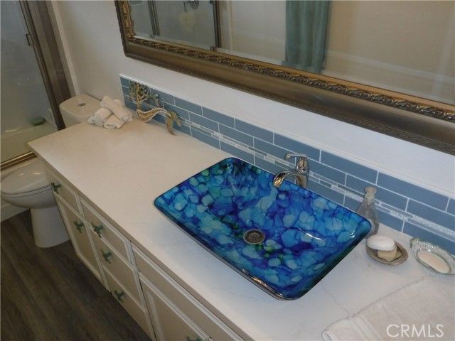 Detail Gallery Image 10 of 15 For 1133 7th Place, Hermosa Beach,  CA 90254 - 3 Beds | 2/1 Baths