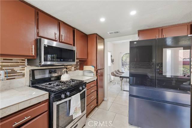 Detail Gallery Image 22 of 54 For 5361 Karling Pl, Palmdale,  CA 93552 - 4 Beds | 3 Baths