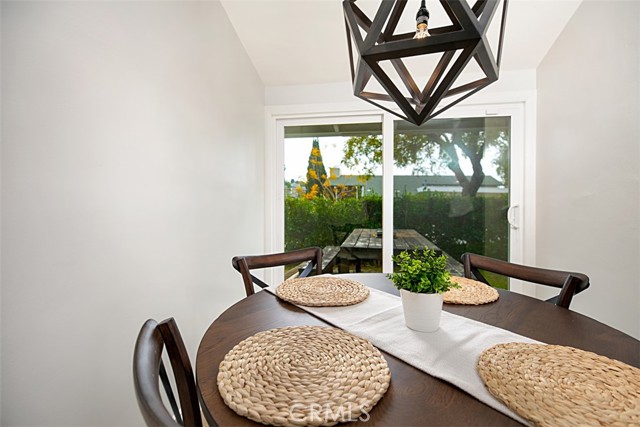 Detail Gallery Image 7 of 26 For 967 Oriole Dr, Laguna Beach,  CA 92651 - 2 Beds | 3 Baths