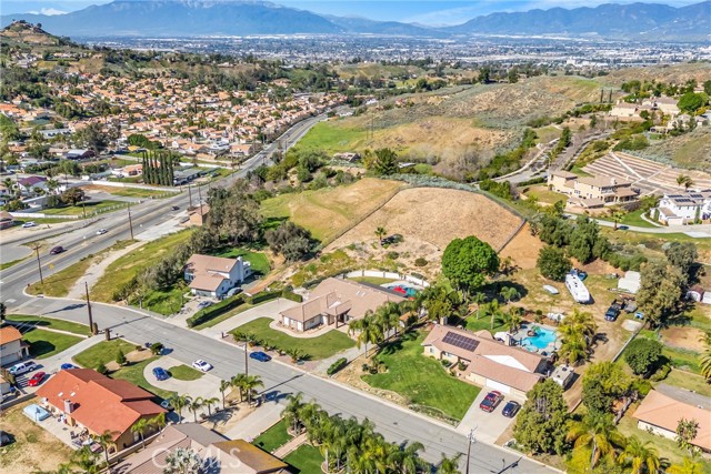 Detail Gallery Image 48 of 52 For 3009 Shadid, Colton,  CA 92324 - 5 Beds | 3/1 Baths
