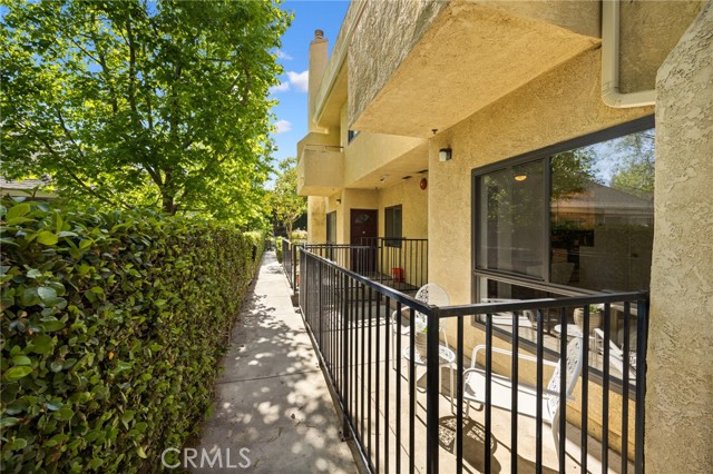 Detail Gallery Image 2 of 29 For 222 S Catalina Ave #8,  Pasadena,  CA 91106 - 3 Beds | 3/1 Baths