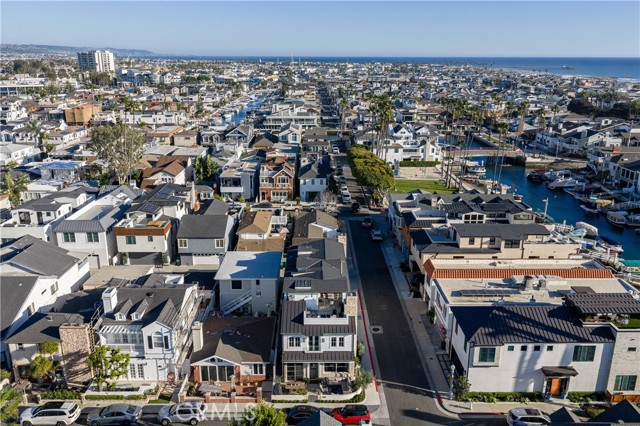 Detail Gallery Image 64 of 65 For 400 40th Street, Newport Beach,  CA 92663 - 7 Beds | 6/2 Baths