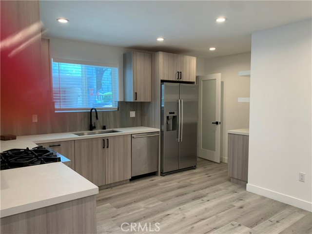 11565 Iowa Avenue, Los Angeles CA: https://media.crmls.org/medias/dd0b45f0-e4c4-4017-b34d-e4f50bc80e91.jpg