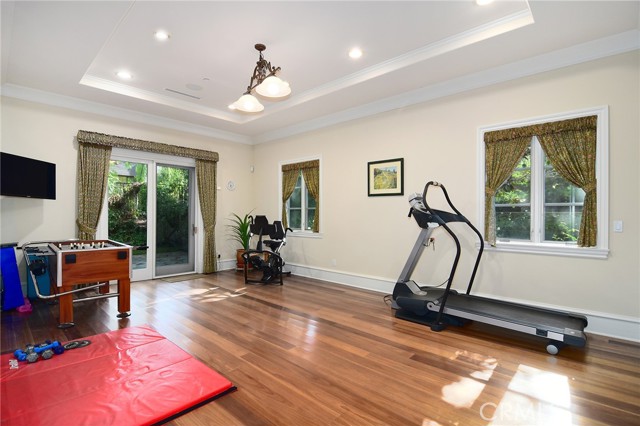 Detail Gallery Image 31 of 73 For 18933 La Montana Pl, Tarzana,  CA 91356 - 7 Beds | 6/1 Baths