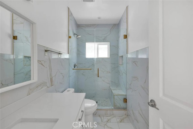 Detail Gallery Image 16 of 20 For 634 E Valencia Ave, Burbank,  CA 91501 - 2 Beds | 2 Baths