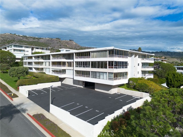 Detail Gallery Image 3 of 68 For 32646 Coastsite, Rancho Palos Verdes,  CA 90275 - 2 Beds | 2 Baths