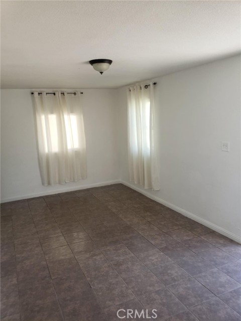 Detail Gallery Image 2 of 3 For 614 N Date, Hemet,  CA 92543 - 2 Beds | 1 Baths