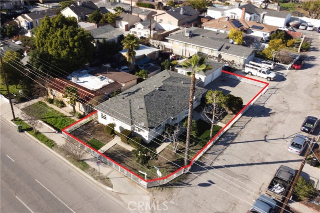 Detail Gallery Image 2 of 32 For 11233 Victory Bld, North Hollywood,  CA 91606 - – Beds | – Baths