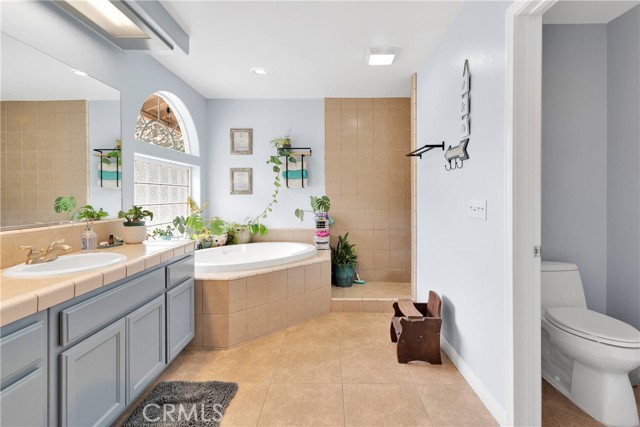 1679 Desert Front Road, Wrightwood CA: https://media.crmls.org/medias/dd0cd0d8-755c-4d3c-acef-05799200ca69.jpg
