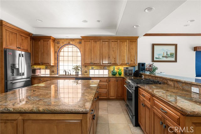 6915 E Seaside, Long Beach CA: https://media.crmls.org/medias/dd0d1567-0564-44ec-9760-348927e95755.jpg