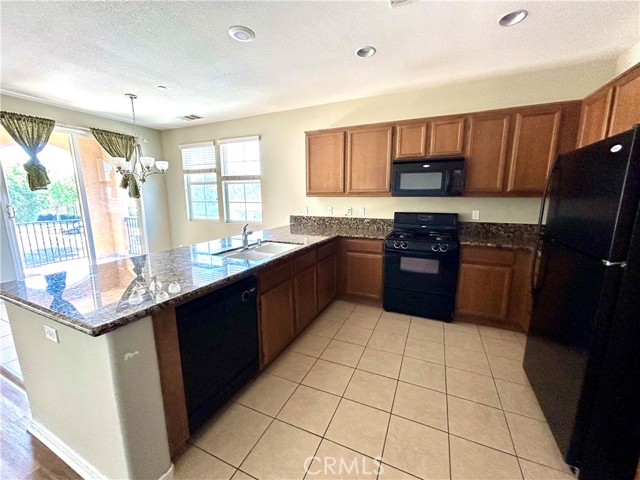 Detail Gallery Image 6 of 11 For 3329 Wind Chime, Perris,  CA 92571 - 2 Beds | 2 Baths